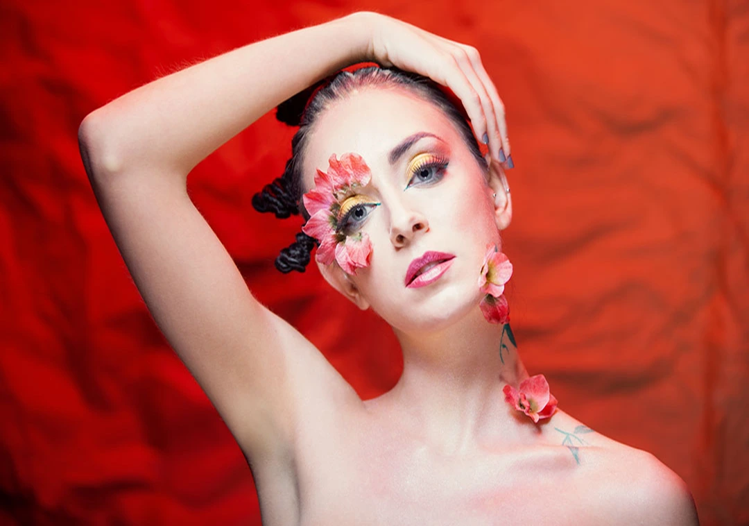 Curso de maquillaje con enfoque en técnica y precisión